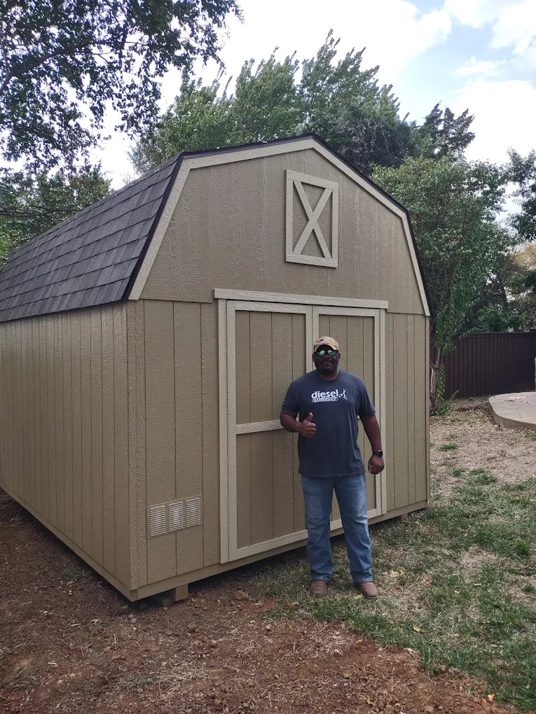 Customer of SE Yard Solutions with their 16x24 custom barn in Rhome